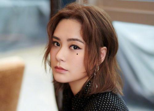 娱乐吃瓜女艺人定位,那些热衷于吃瓜的女艺人，她们的生活与事业  第2张